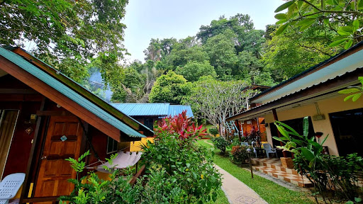 Cheers Minimart and Guesthouse